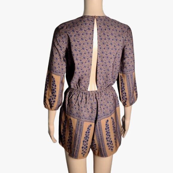 ILLA ILLA Open Back Mix Floral Romper Women's Size S - Picture 2 of 10